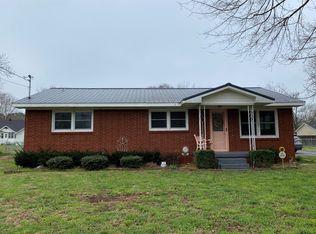 102 Stewart St, Huntland, TN 37345