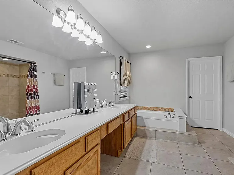 4518 Wescott Dr — Photo 14