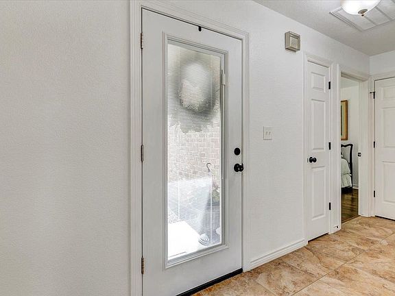 5th image of 450 Jordan Dr