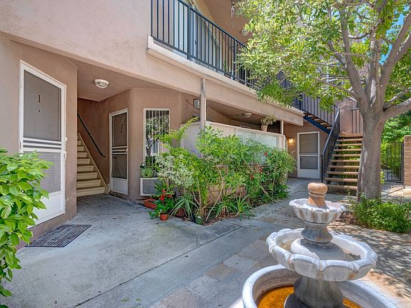 5th image of 839 S Plymouth Blvd APT 3