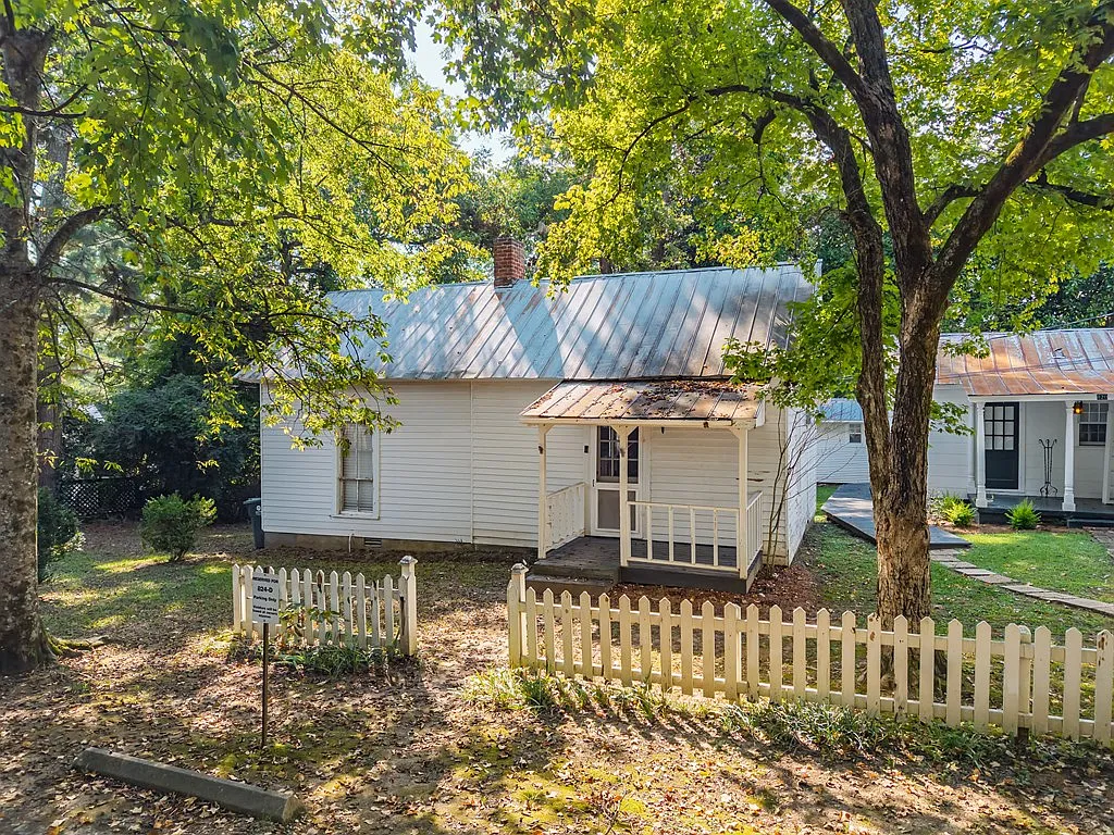 1 bed, $2,000 — Photo 2