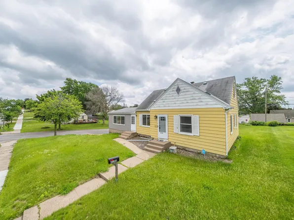 2196 4th St E, Saint Paul, MN 55119