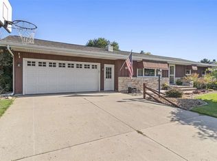 41 Shoshone Dr, Appleton, WI 54911