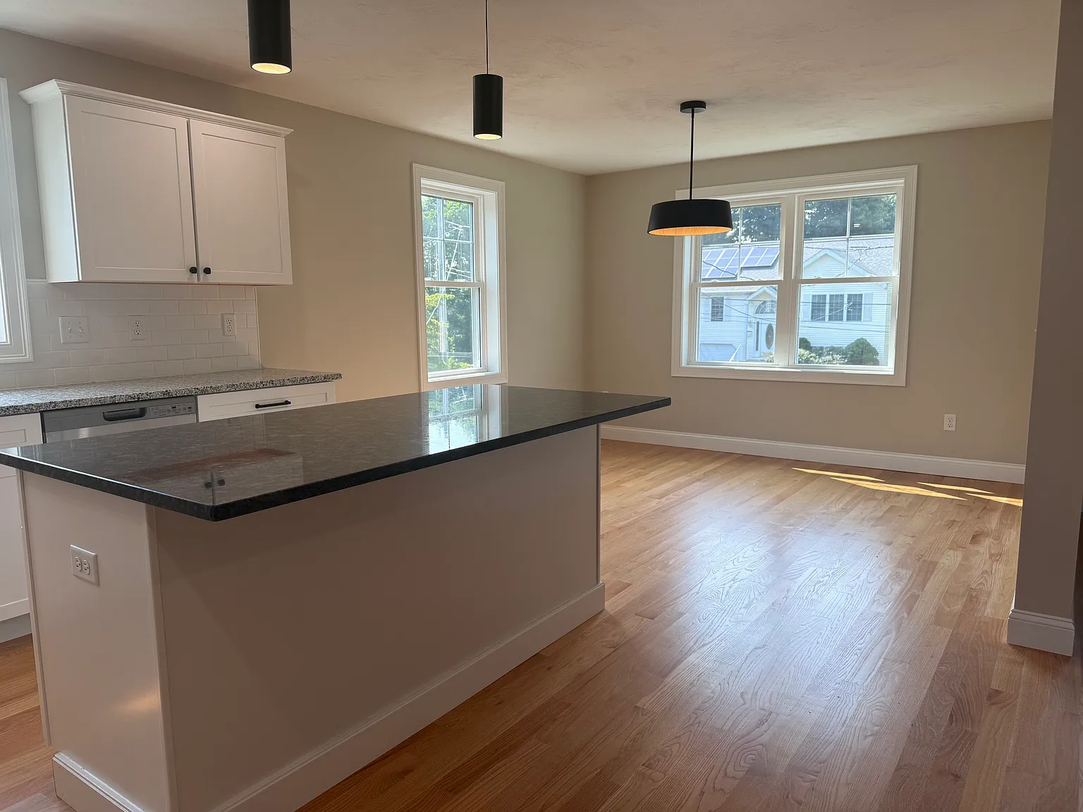3 bed, 2147 sqft, $3,400 — Photo 3