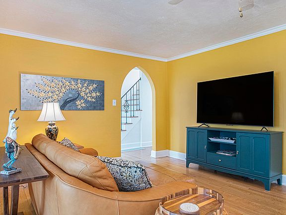 4th image of 1146 Belmont Ave