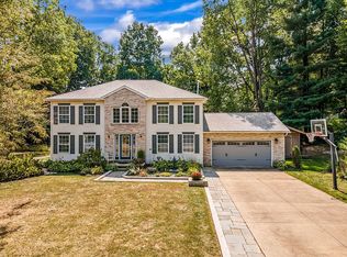 4287 La Burnum Dr, Akron, OH 44319