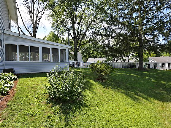 4th image of 729 Peal Dr