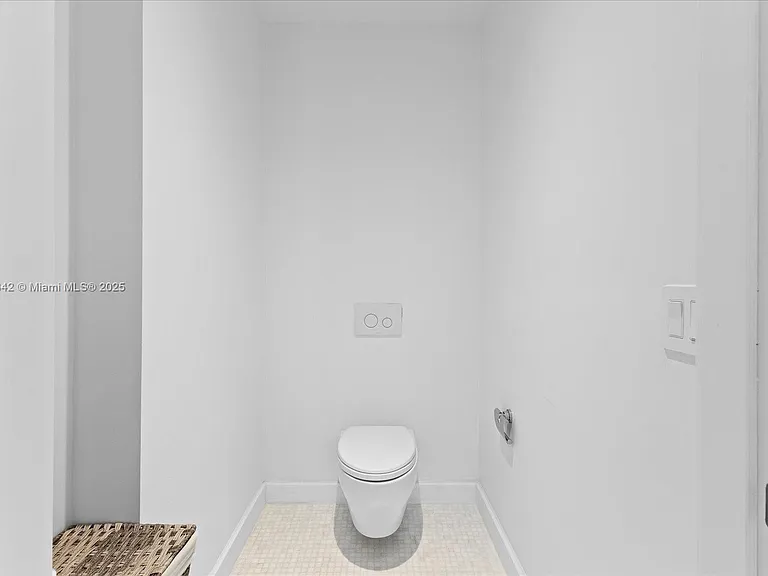 700 NE 26th Ter #2605 — Photo 16