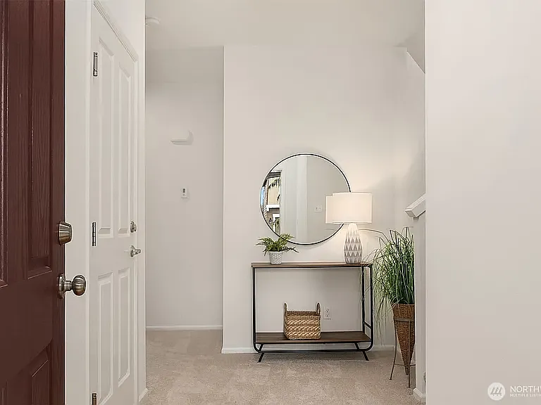 4 bed, 2320 sqft, $3,850 — Photo 3