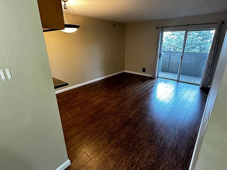 675 Newbury Ln #142 — Photo 12