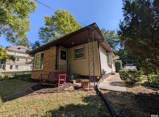 1930 11th St #A, Moline, IL 61265