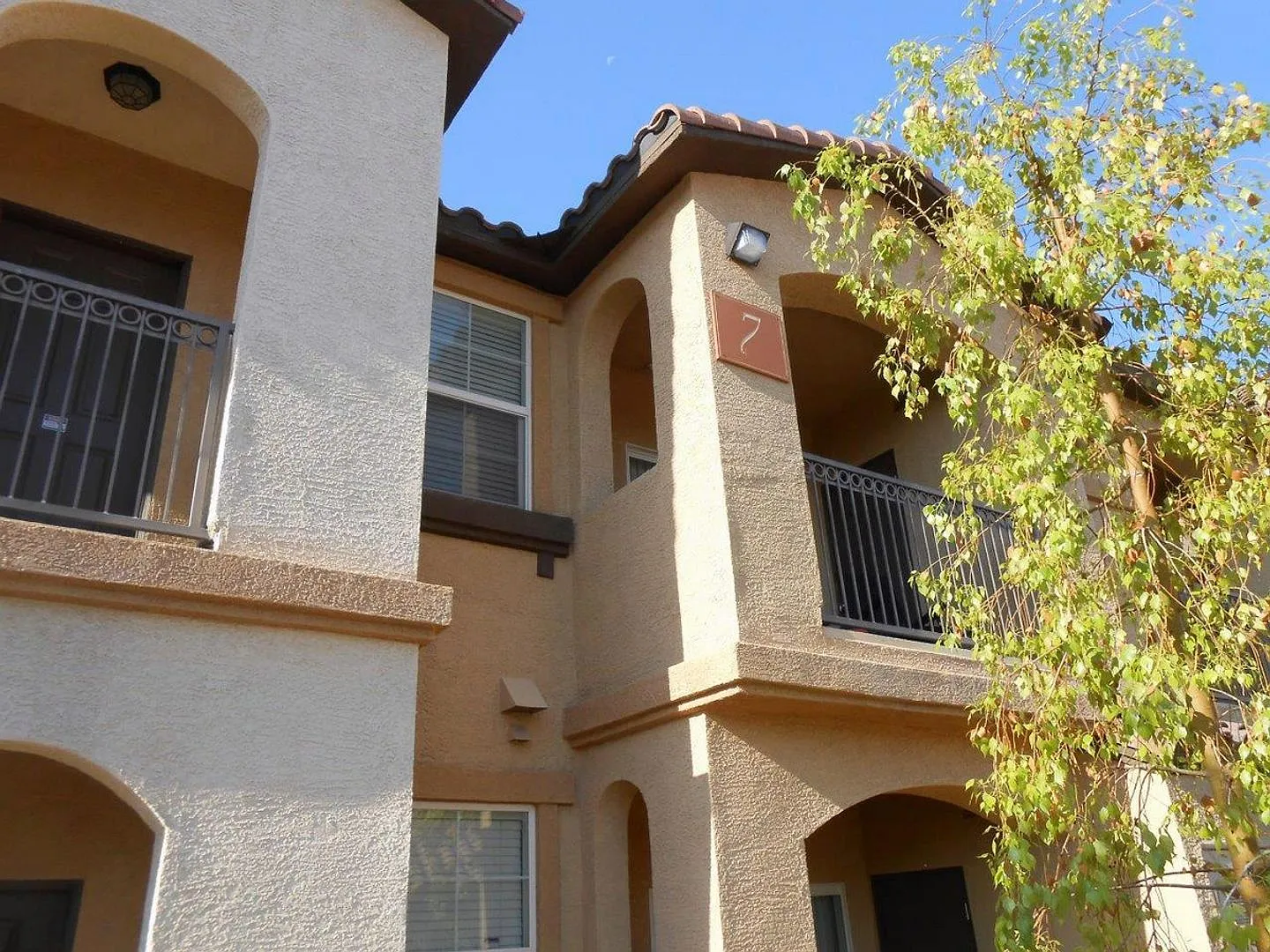 Spacious Large 2nd Floor Condo in Gated Villa Azure at Loretta Bay Community w/Garage — Photo 2