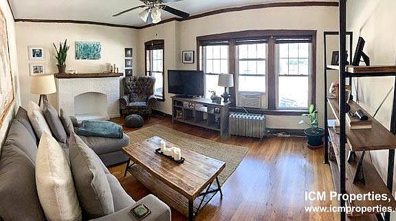 3rd image of 1832 W Foster Ave #2N