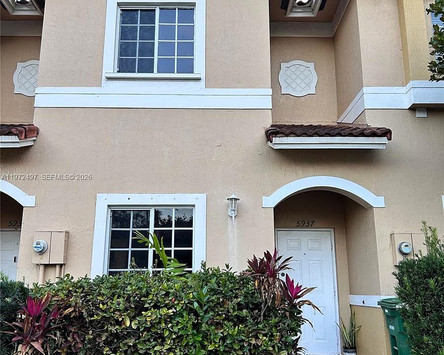 1st image of 5937 Riverside Ave