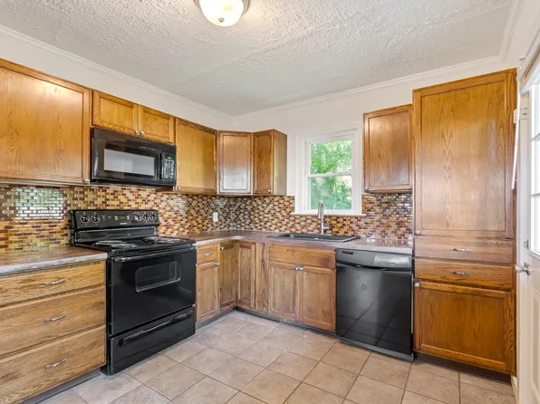 2008 Thomas Ave, Columbia, TN 38401