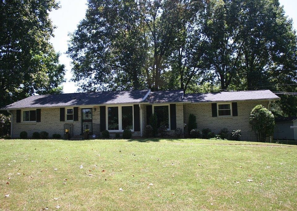 1st image of 500 Glengarry Dr