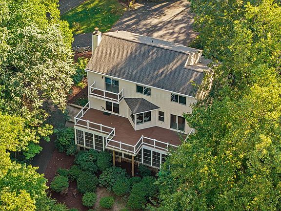4th image of 500 Southview Dr