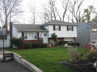 2412 Malcolm Pl, Scotch Plains, NJ 07076