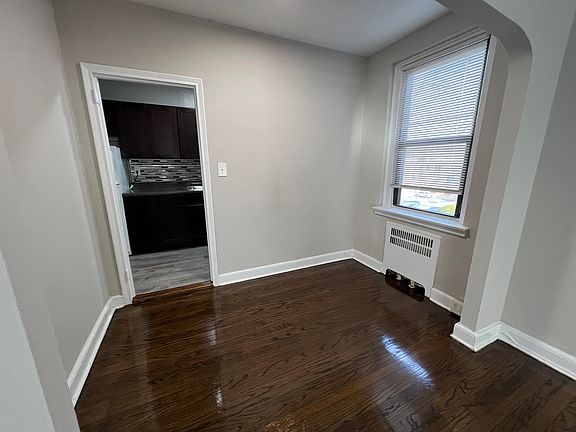 3rd image of 118 Ayers Ct Floor 3