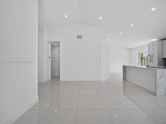 5th image of 15772 SW 74th Ln