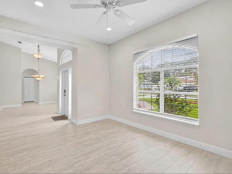 1571 SW Hunnicut Port St — Photo 4