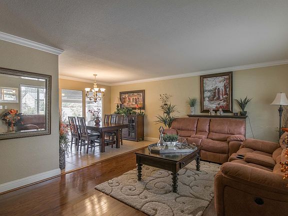 2nd image of 315 W Longview Ave