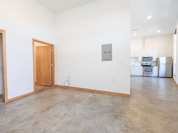 5th image of 6056 SE 93rd Ave #101