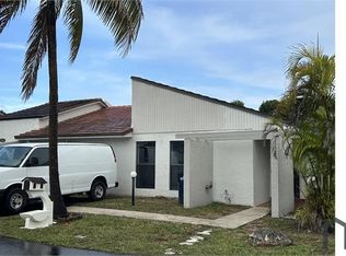 9457 SW 7th Ln, Miami, FL 33174
