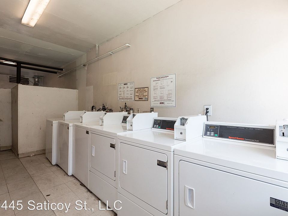 1st image of 20445 Saticoy St APT 10