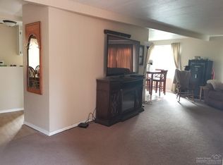 60932 Aspen Ln, Bend, OR 97702