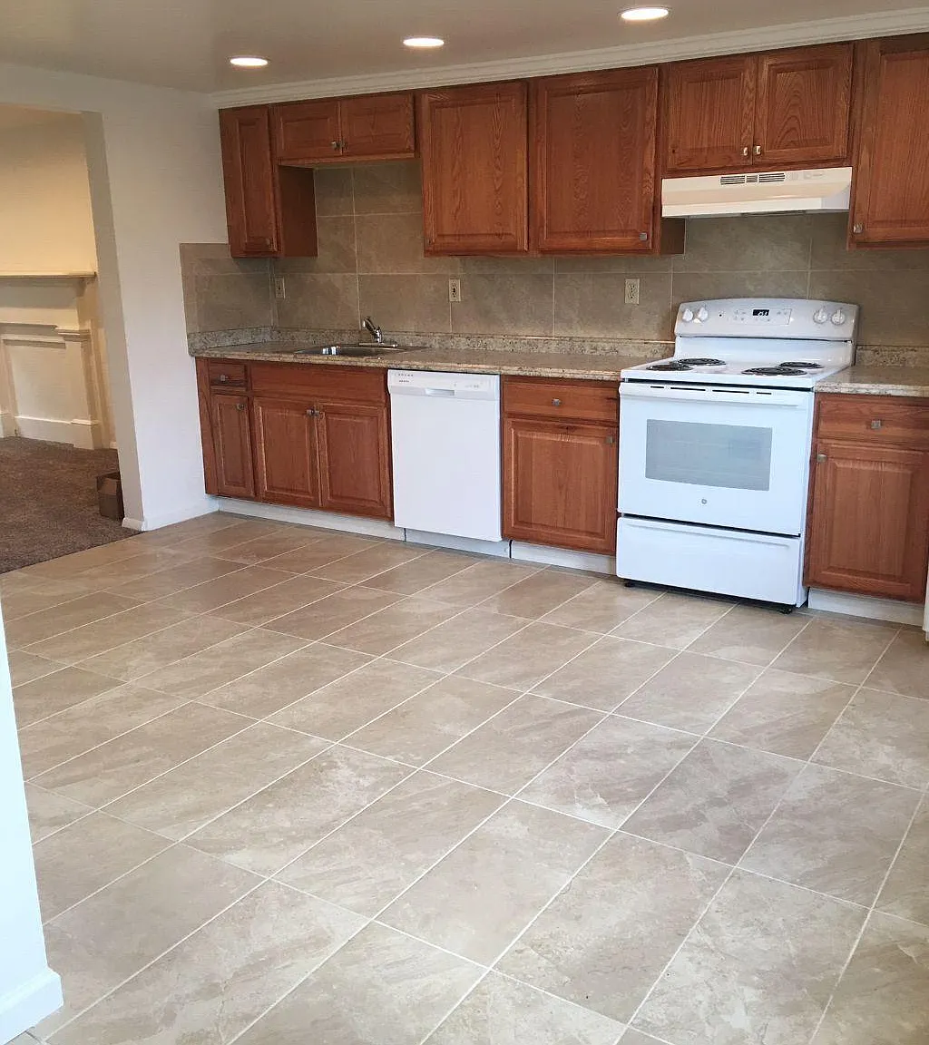 1 bed, 600 sqft, $995 — Photo 2