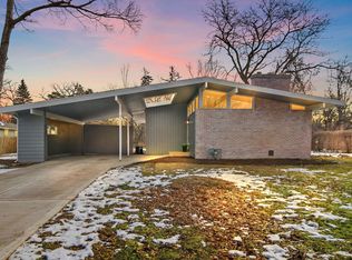 411 S 1st St, Elburn, IL 60119