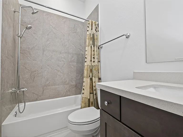 2713 Kinsley Oaks Dr — Photo 31