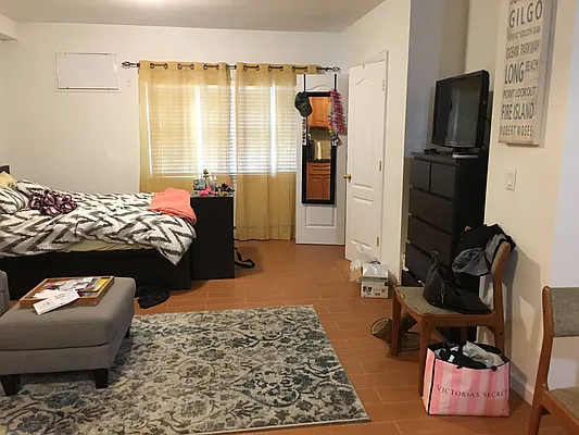 Rented by Amorelli Realty | media 15