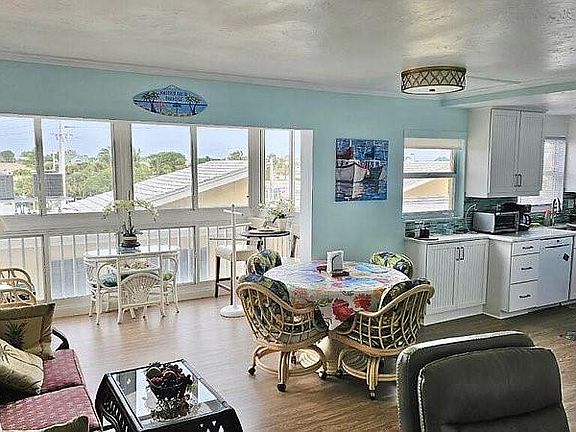 3rd image of 1255 Tarpon Center Dr APT 304