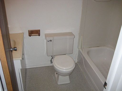 5th image of 779 Dennison Ave APT C