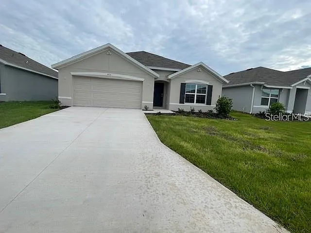 4 bed, 2.0 bath, 1827 sqft, $2,150 — Photo 3