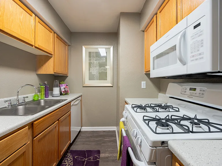 Envue Apartments — Photo 9