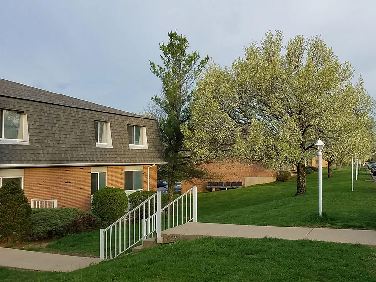Highland Ridge Apartments — Photo 3