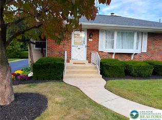 1313 Hemlock Dr, Whitehall, PA 18052