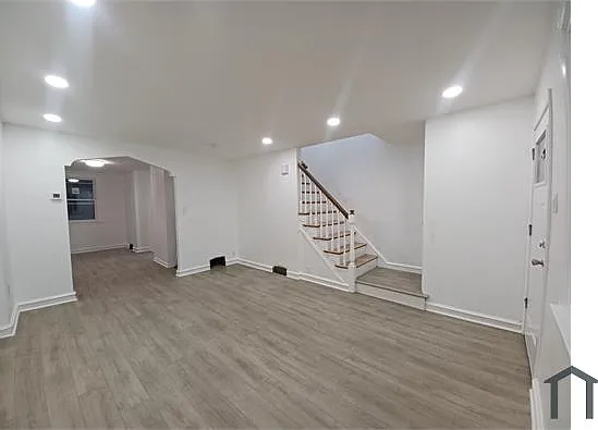 6026 Belden St — Photo 2