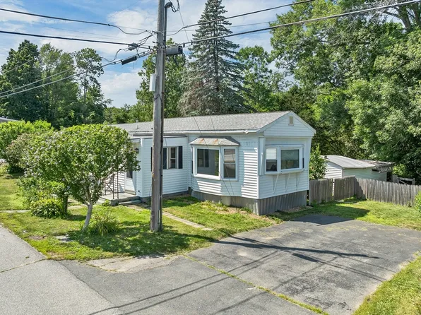 5 A St, Seabrook, NH 03874