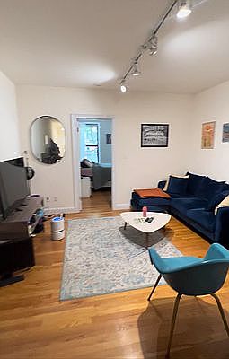 3rd image of 231 E 50th St APT 3