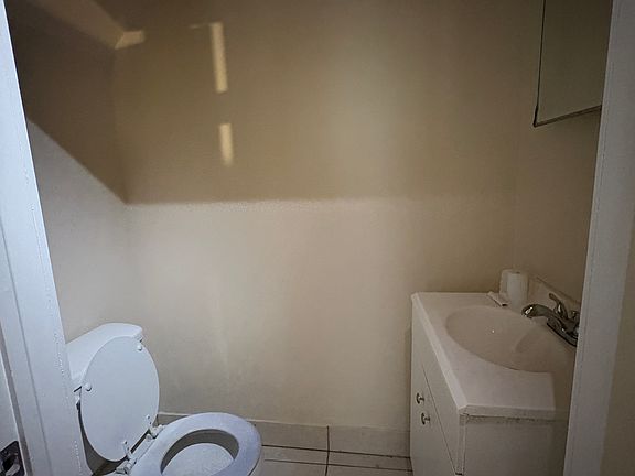 2nd image of 143-147 Huntington Ter #1R