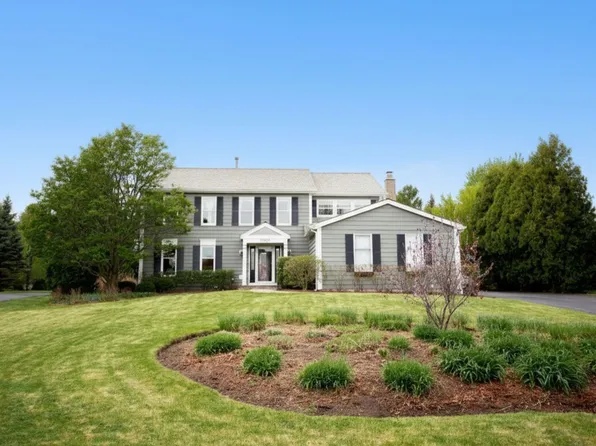 17945 W Pond Ridge Cir, Gurnee, IL 60031