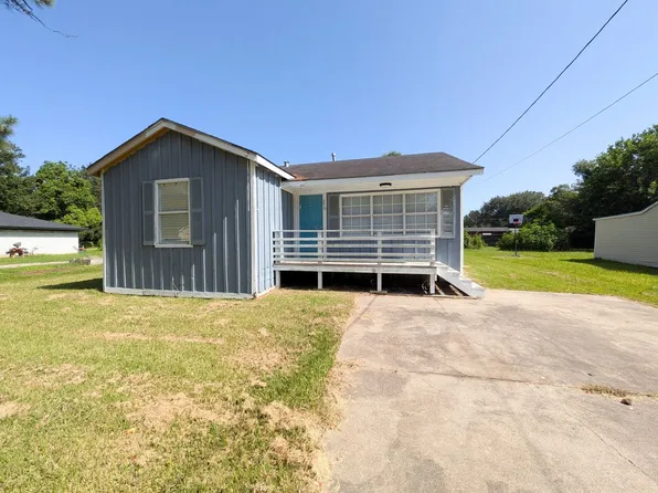 290 Hebert St, Bridge City, TX 77611