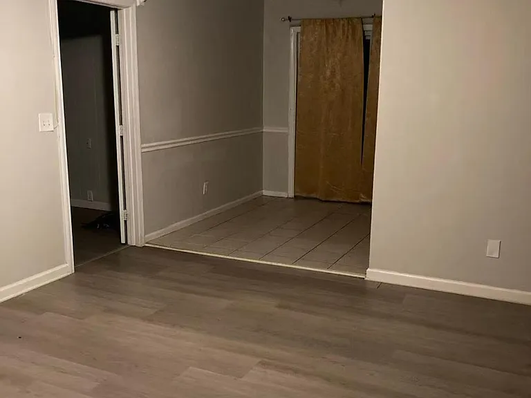 7542 Asbury Dr — Photo 2