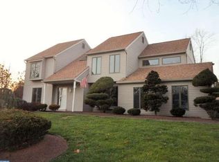 805 Monroe Dr, Yardley, PA 19067