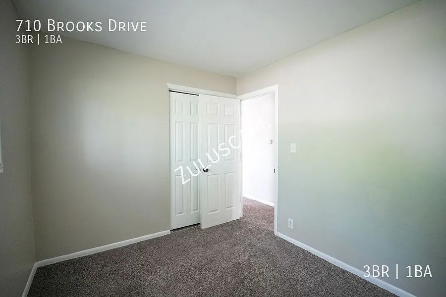 Free 1st Month Rent!710 Brooks Drive / Newly Rehabbed 3/1 Ranch — Photo 4