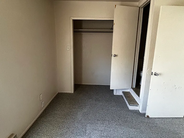 2190 S Walker Ave #4 — Photo 5
